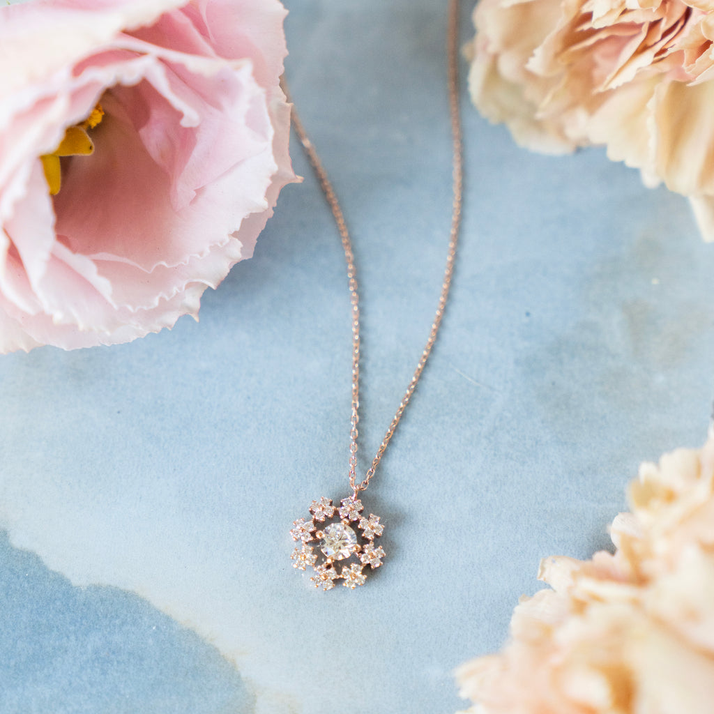 Naomi Flower Necklace in Rose Gold