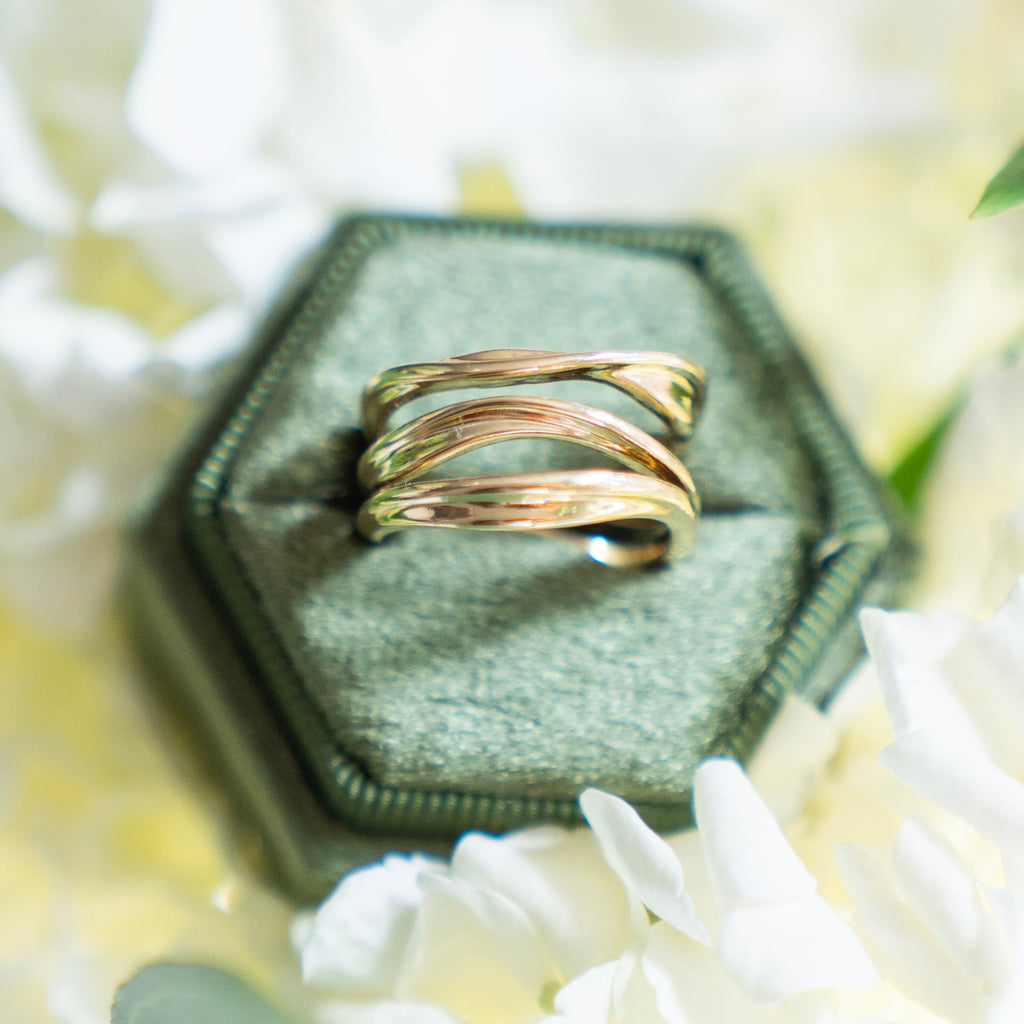14k Modern Wave Negative Space Ring
