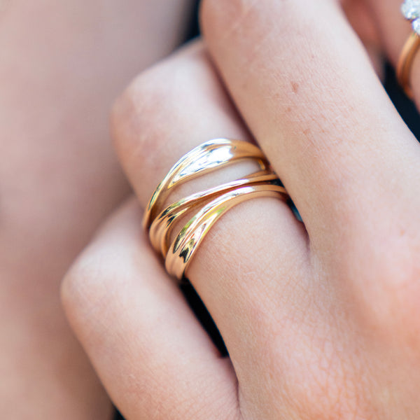 14k Modern Wave Negative Space Ring