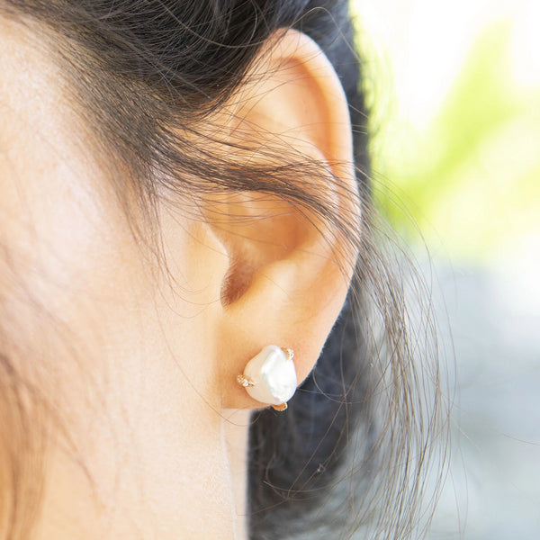 Diamond Claw and Pearl Studs