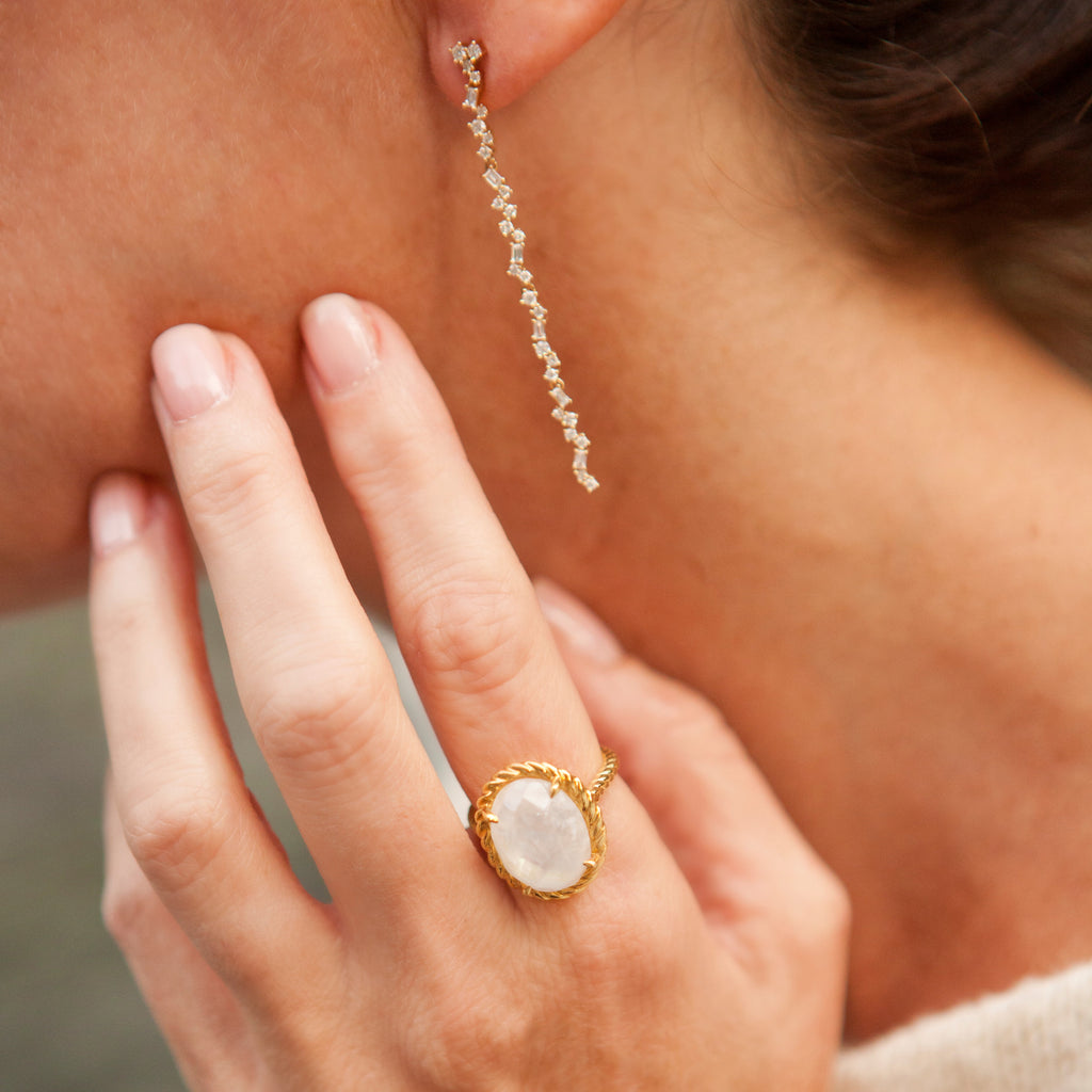 Bespoke Rainbow Moonstone Ring in 18K Italian Gold